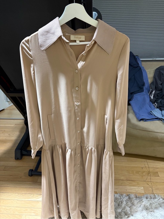 Dresses & Skirts - Beige Button-Front Long Sleeve Shirt Dress